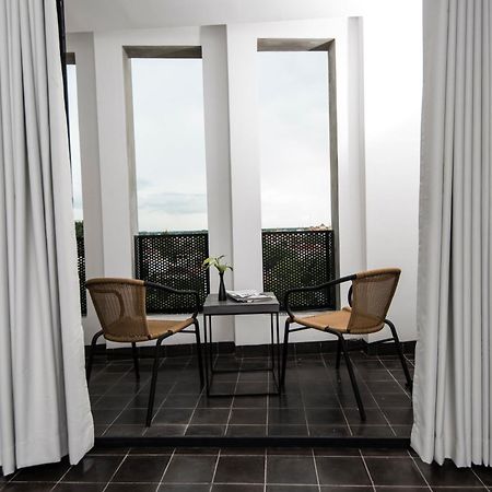 Aquarius Hotel And Urban Resort Phnom Penh Exterior foto