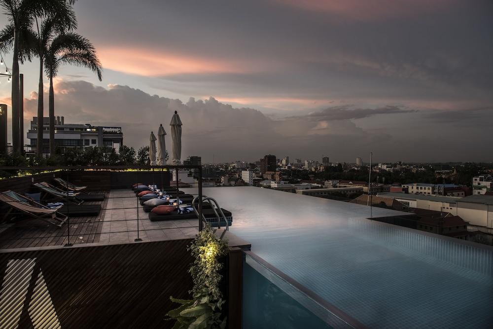 Aquarius Hotel And Urban Resort Phnom Penh Exterior foto